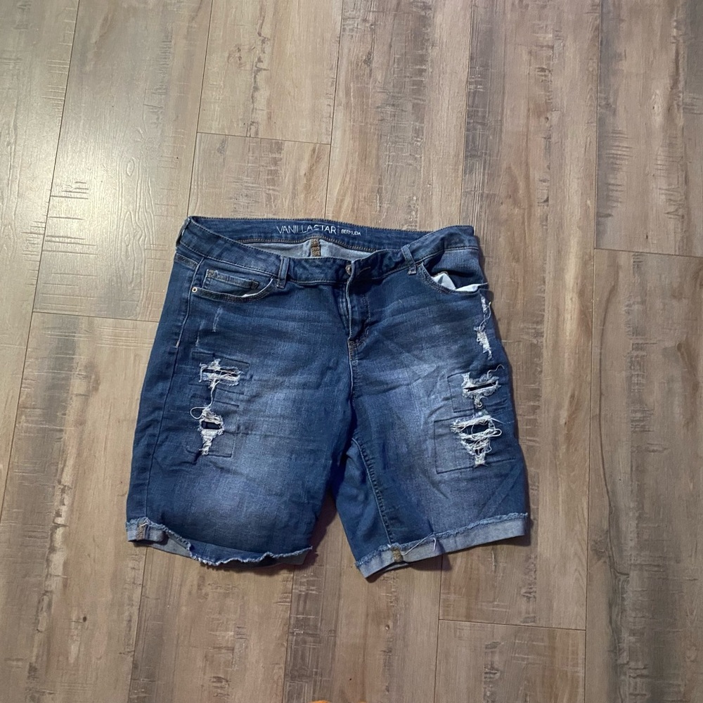 Vanilla Star Denim Shorts. In excellent condition.